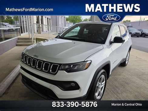 Used 2024 Jeep Compass Latitude AWD/4WD image 1