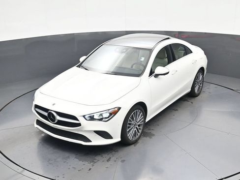 Used 2022 Mercedes-Benz CLA 250 4MATIC image 29