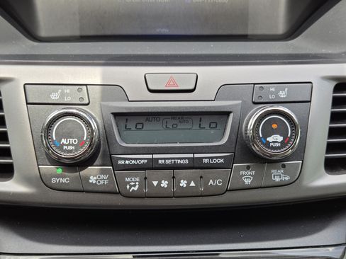 Used 2016 Honda Odyssey Touring Elite image 19