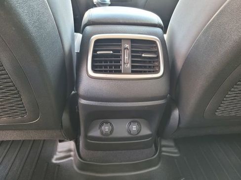 Used 2018 Kia Sorento FWD image 15
