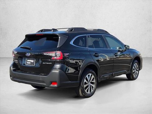 Used 2024 Subaru Outback Premium image 5