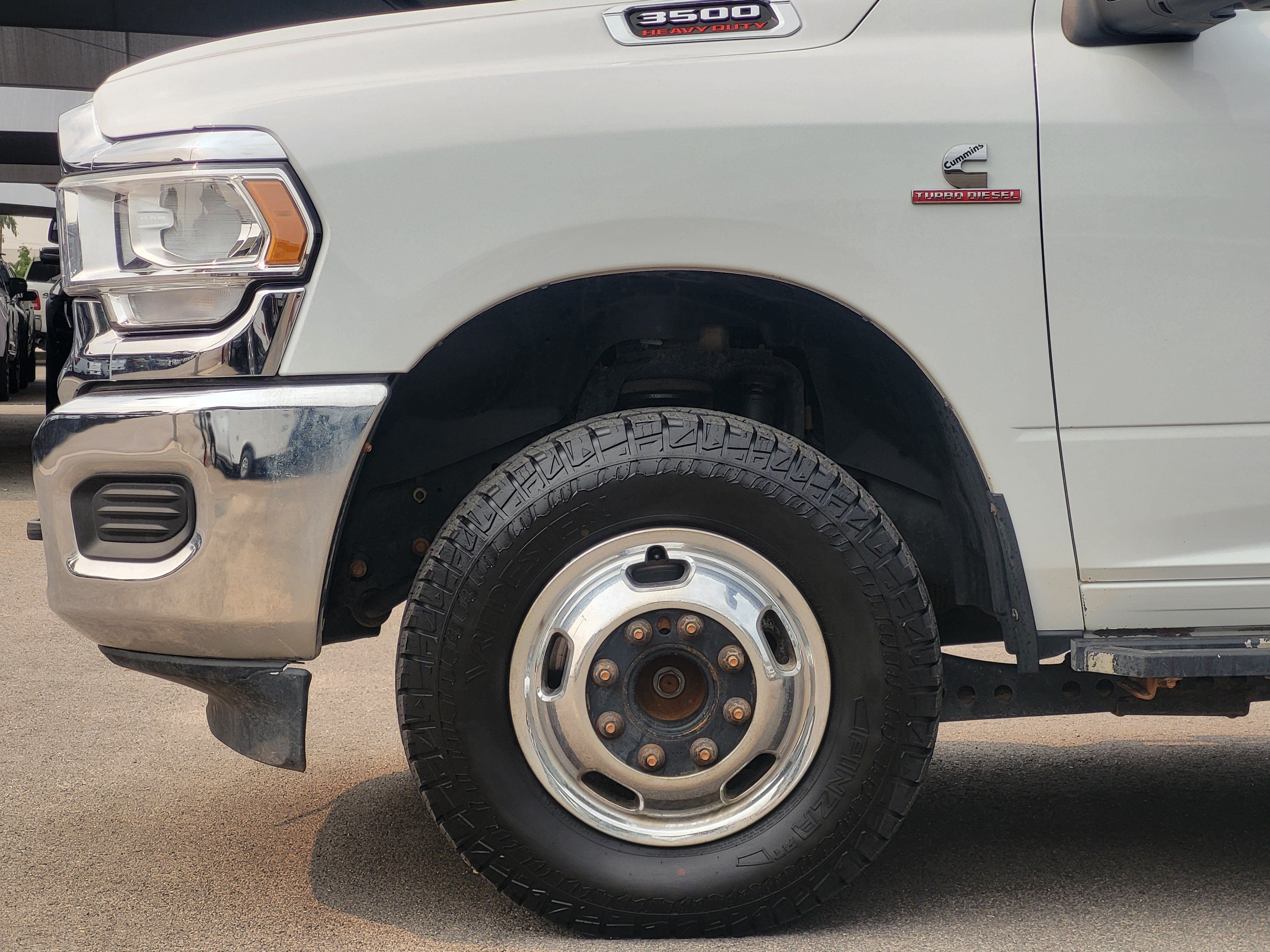 Used 2024 RAM 3500 Tradesman w/ Chrome Appearance Group AWD/4WD image 9
