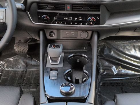 Certified 2026 Nissan Rogue Dark Armor AWD/4WD image 19