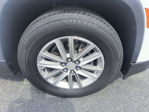 Used 2022 Chevrolet Traverse LT w/ LPO, Cargo Package FWD image 12