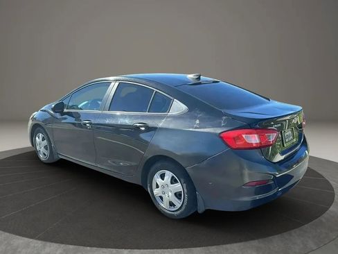 Used 2017 Chevrolet Cruze LS image 5