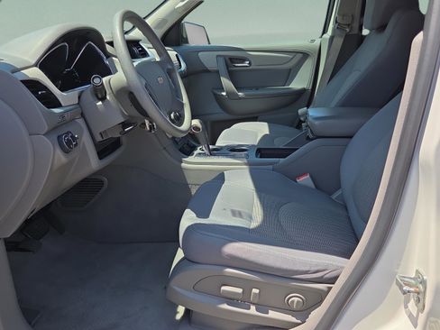Used 2015 Chevrolet Traverse LS FWD image 9