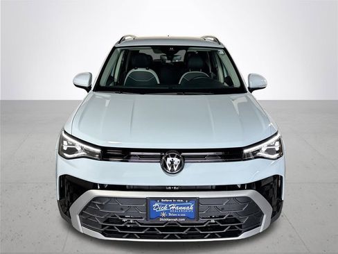 New 2025 Volkswagen Taos SE image 3