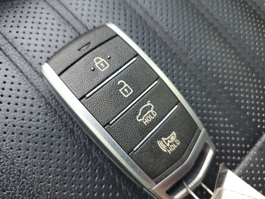 Used 2020 Genesis G70 3.3T RWD image 29