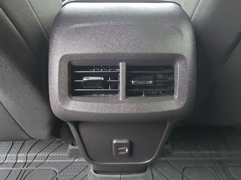 Certified 2023 Chevrolet Equinox LT image 22