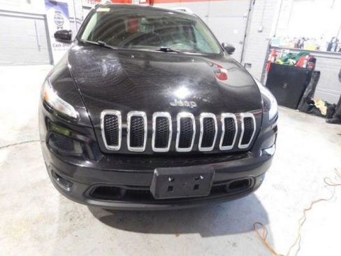 Used 2017 Jeep Cherokee Latitude w/ Safety/Convenience Group image 4