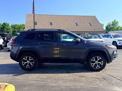 Used 2016 Jeep Cherokee Trailhawk w/ Cold Weather Group AWD/4WD image 6
