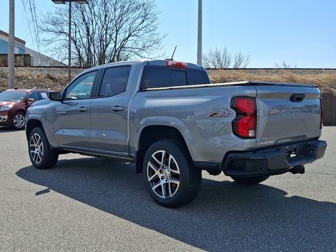 Used 2024 Chevrolet Colorado Z71 w/ Z71 Convenience Package 2 image 4