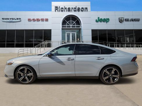 Used 2026 Honda Accord SE image 3