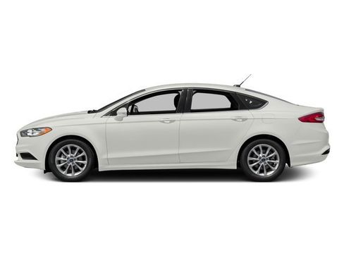 Used 2018 Ford Fusion SE w/ Fusion SE Technology Package FWD image 6