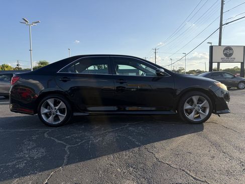 Used 2014 Toyota Camry SE FWD image 4