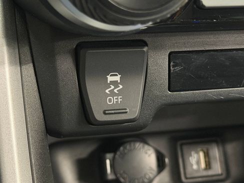 Used 2023 Toyota RAV4 LE AWD/4WD image 17