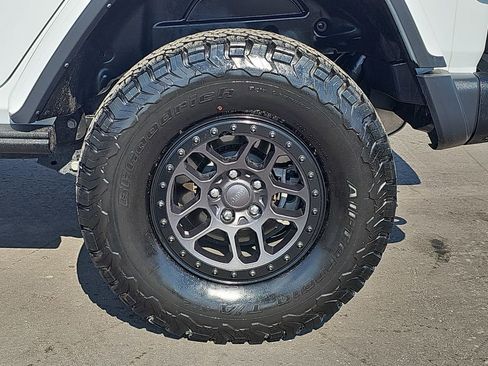 Used 2021 Jeep Wrangler Unlimited Rubicon w/ Xtreme Recon 35" Tire Package image 34