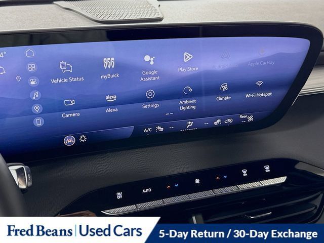 Used 2025 Buick Enclave Preferred FWD image 3