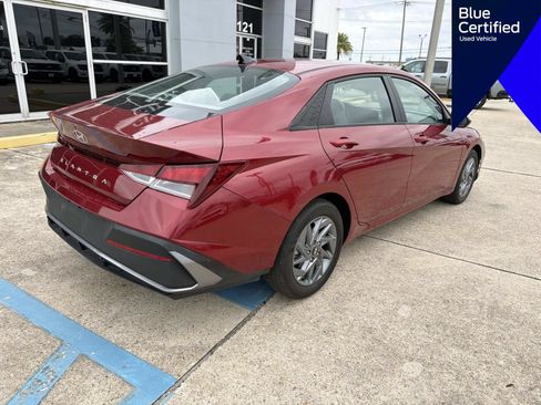 Used 2024 Hyundai Elantra SEL FWD image 11