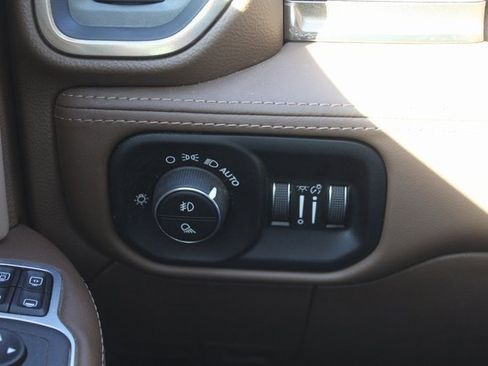 Used 2024 RAM 2500 Limited w/ Towing Technology Group image 30