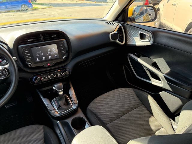 Used 2020 Kia Soul LX FWD image 14