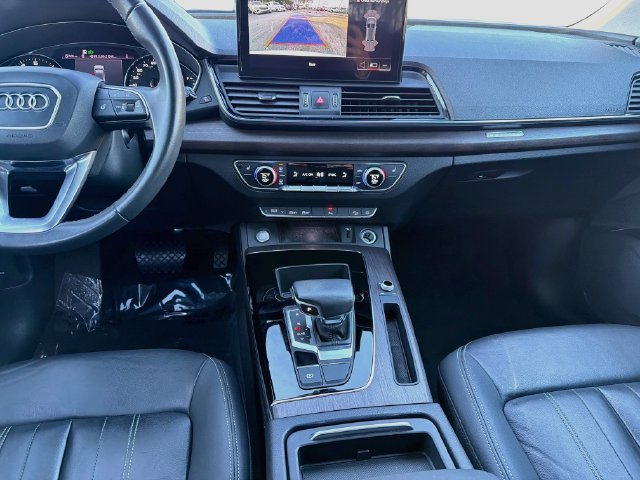 Used 2022 Audi Q5 2.0T Premium w/ Convenience Package AWD/4WD image 17