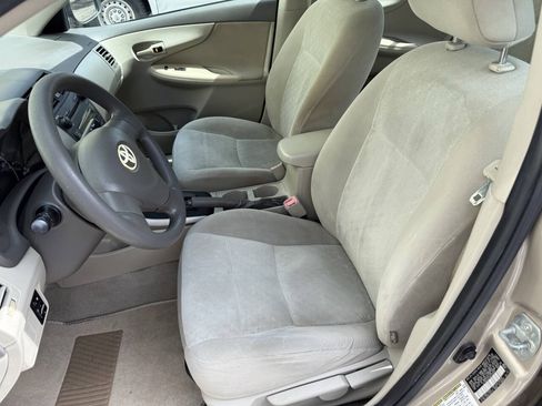 Used 2009 Toyota Corolla LE FWD image 9
