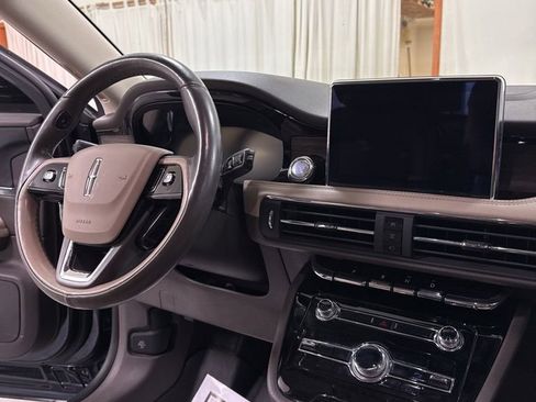 Used 2020 Lincoln Corsair Reserve w/ Equipment Group 201A image 16