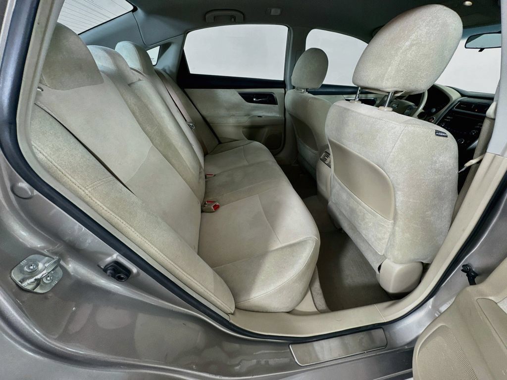 Used 2013 Nissan Altima 2.5 SV FWD image 32