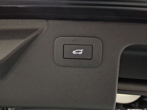 Certified 2025 Land Rover Discovery Sport S image 30