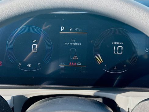 New 2026 Hyundai Tucson SE image 9