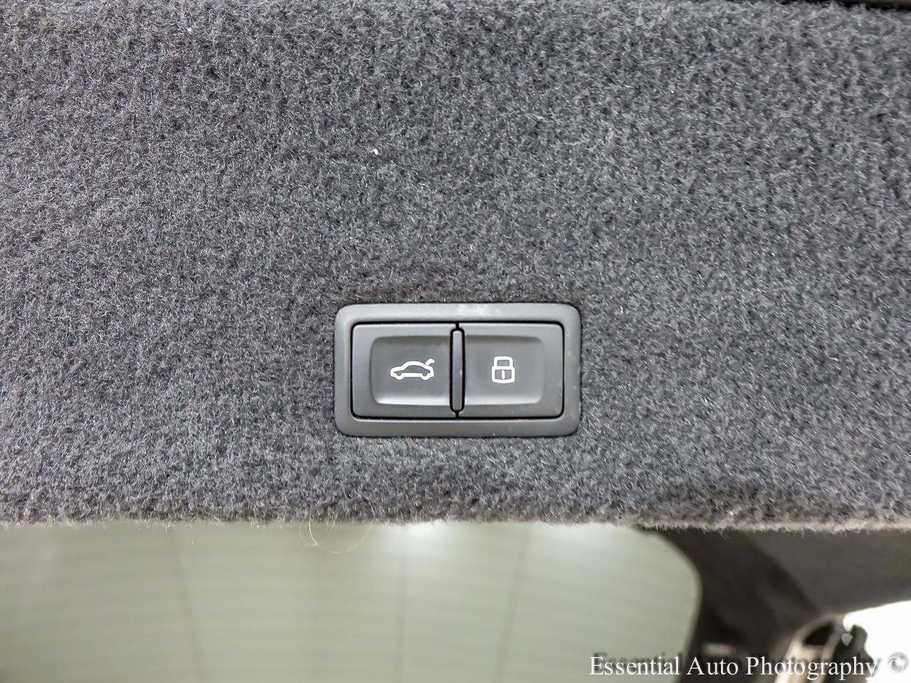 Used 2021 Lamborghini Urus AWD/4WD image 32