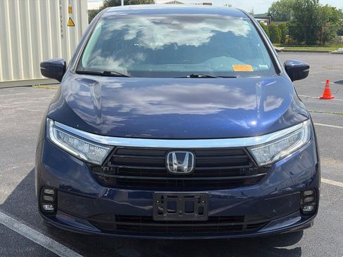 Used 2023 Honda Odyssey Elite image 2