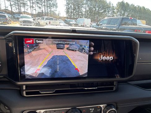 Used 2025 Jeep Wrangler Sahara w/ Safety Group image 33