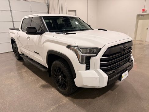 Used 2024 Toyota Tundra Limited image 3
