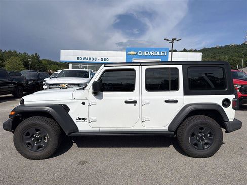 Used 2024 Jeep Wrangler Unlimited Sport AWD/4WD image 2