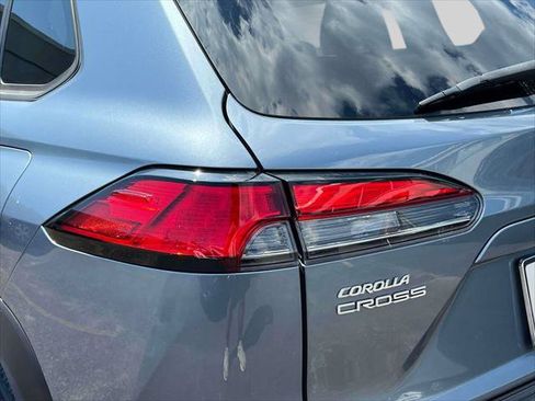 Certified 2024 Toyota Corolla Cross XLE w/ Convenience Package AWD/4WD image 11