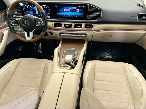 Used 2021 Mercedes-Benz GLS 450 4MATIC image 12