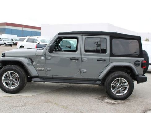 Used 2022 Jeep Wrangler Unlimited Sahara w/ Cold Weather Group image 7
