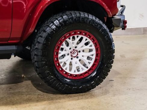 Used 2025 Ford Bronco Heritage Edition AWD/4WD image 29