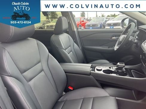 New 2025 Nissan Rogue SL w/ Tech Package image 24