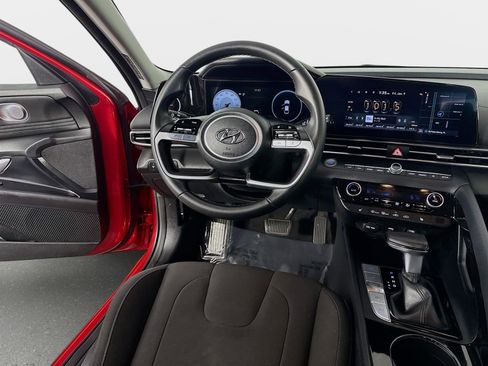 Certified 2023 Hyundai Elantra SEL w/ Convenience Package image 23