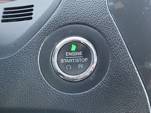 Used 2019 Ford Explorer XLT w/ Equipment Group 202A image 21