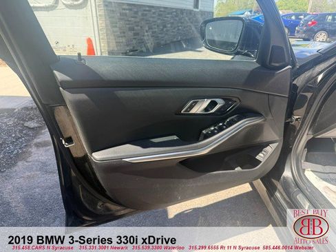 Used 2019 BMW 330i xDrive Sedan w/ Premium Package AWD/4WD image 9