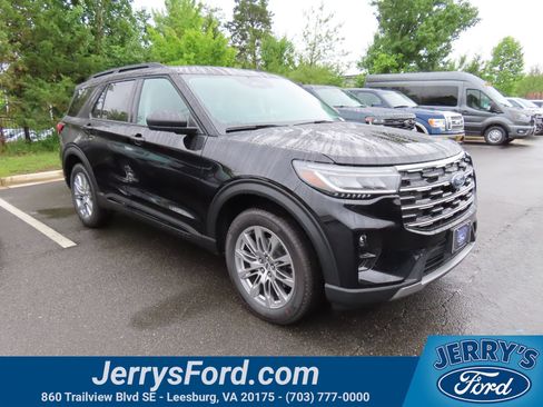 New 2026 Ford Explorer Active w/ Active Comfort Package AWD/4WD image 1