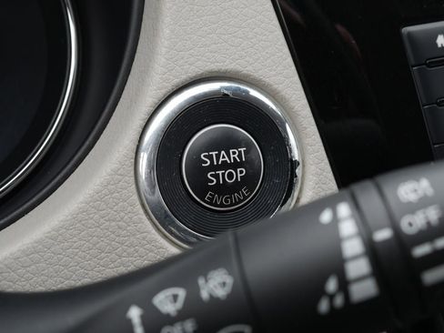 Used 2020 Nissan Rogue Sport SV FWD image 10
