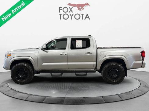Used 2022 Toyota Tacoma SR image 2