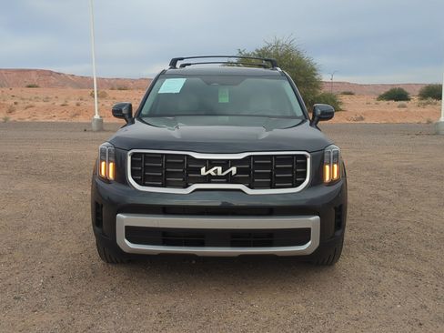 Used 2024 Kia Telluride S w/ S Sunroof Package image 9