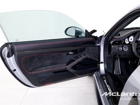 Used 2018 Porsche 911 GT2 RS w/ Weissach Package RWD image 10