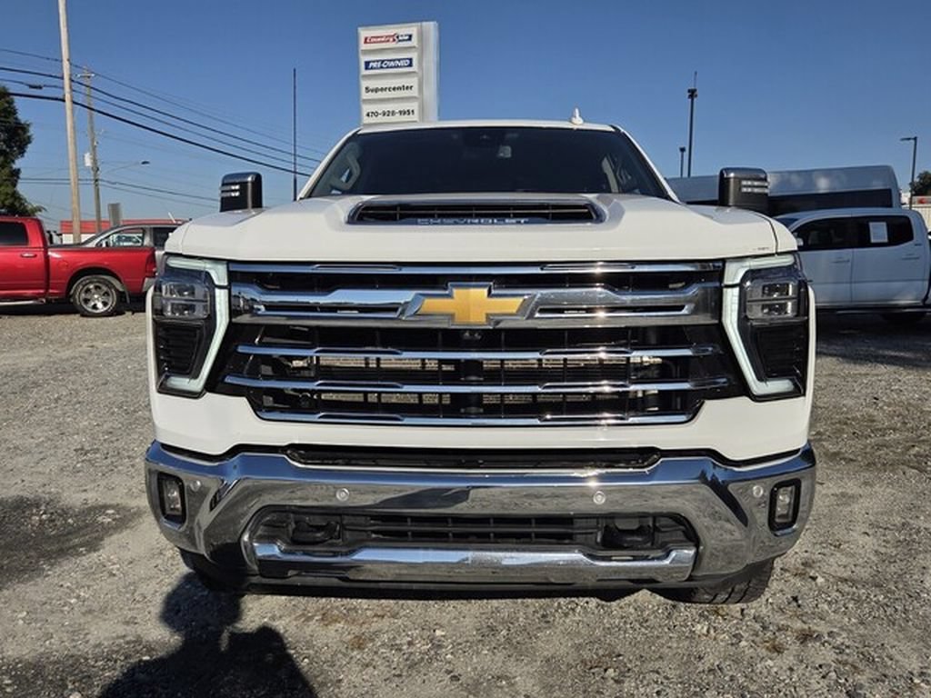 Used 2024 Chevrolet Silverado 2500 LTZ w/ LTZ Plus Package AWD/4WD image 17